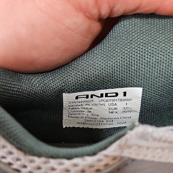 And 1 Boys Basketball Shoes - Picture 2 of 3